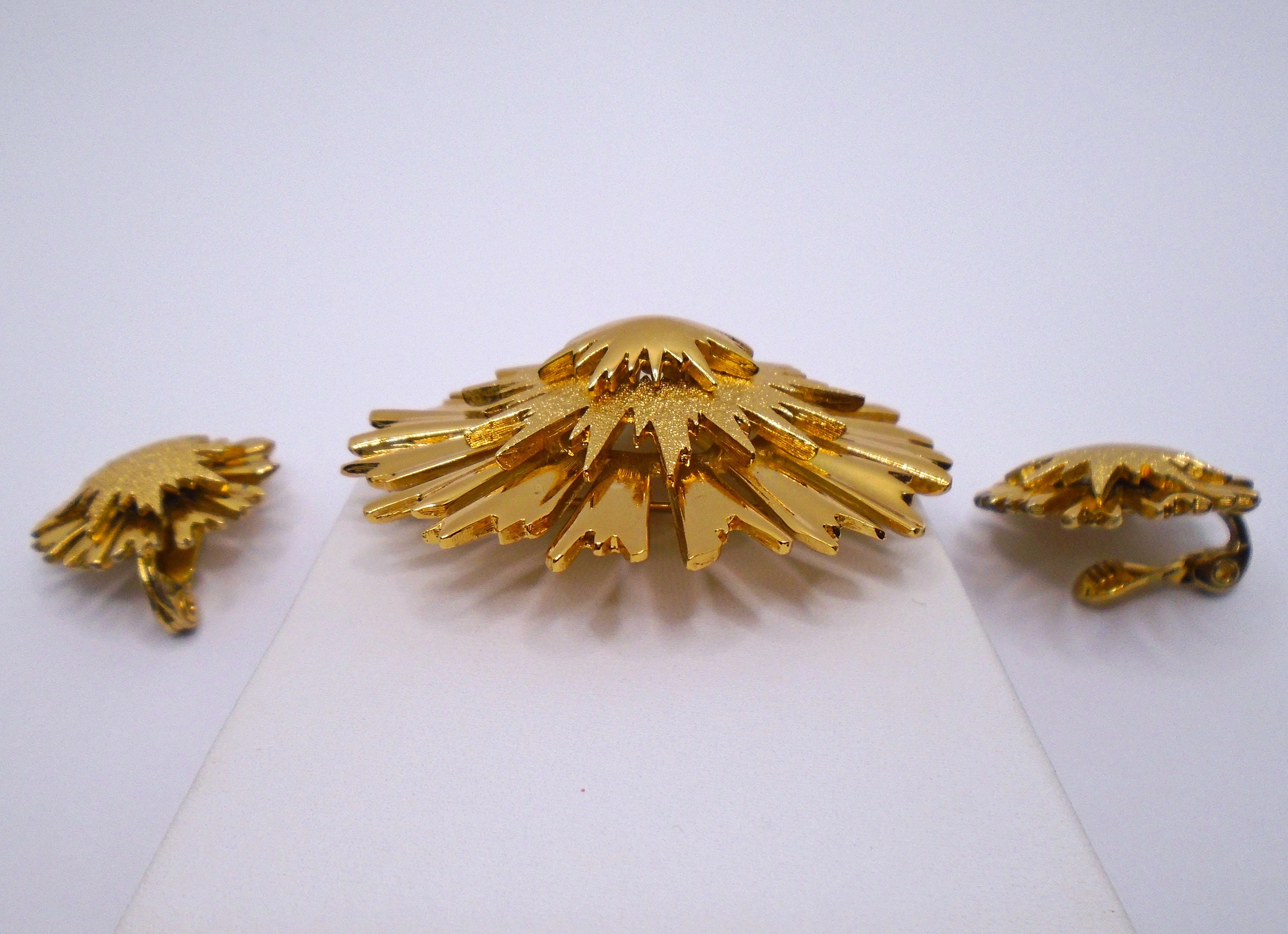 Vintage Monet Gold Tone Starburst Brooch and Clip Earrings Set - Etsy