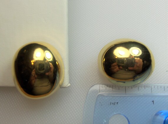 Vintage Polished Gold Tone Domed Oval Heavy Clip … - image 4