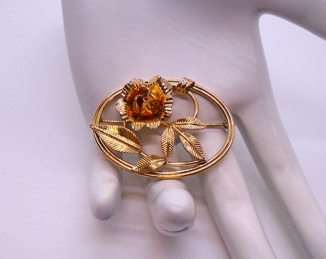 Vintage Van Dell Floral Brooch: 1/20 12K Gold Filled Flower