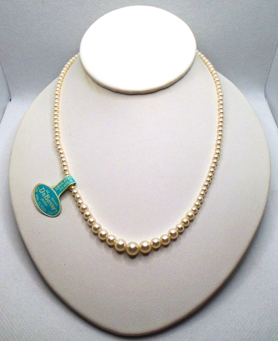 Vintage Cream Beige Faux Pearls Beads Graduated Beads 17 Inch Stand