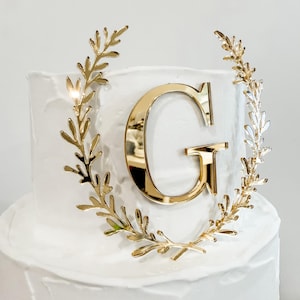 Monogram Cake Charm, Wreath Cake Topper, Initials Cake Topper, Custom Cake Topper, Gold Cake Topper, Wedding Cake Topper, Anniversary