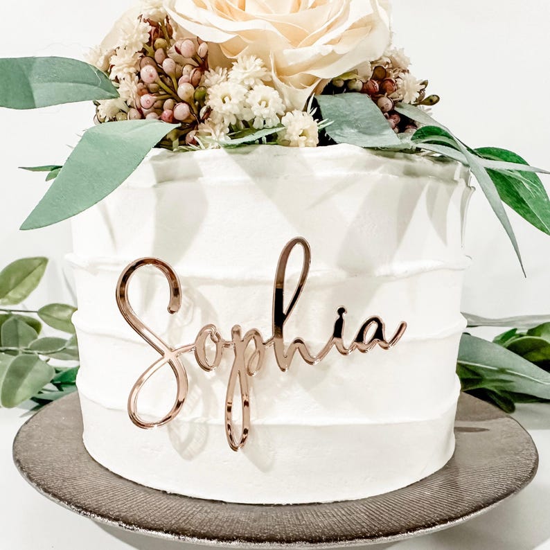 Ciondolo per torta con nome, decorazione per torta personalizzata, decorazione per torta in acrilico, decorazione per torta in legno, decorazione per torta, nome tagliato al laser, decorazione per torta di compleanno, decorazione dorata immagine 2