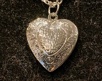 Bright silver, heart, locket, 18 inch, necklace