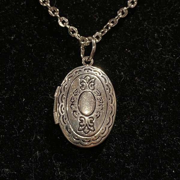 Small, Silver, Oval, Locket, Necklace