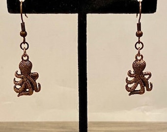 Pendientes colgantes de plata oscura, cobre y pulpo