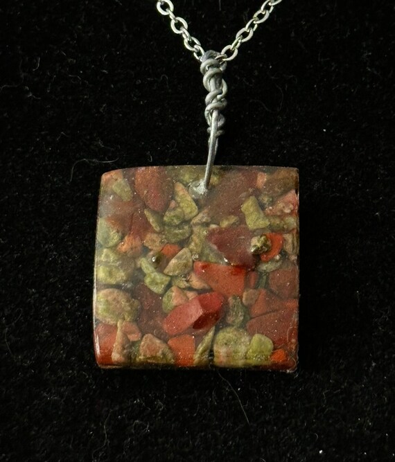 Lot De 2 Pendentifs Ras-de-cou En Hématite & Jaspe Unakite - Pierres Véritables Avec Jonc Acier Noir