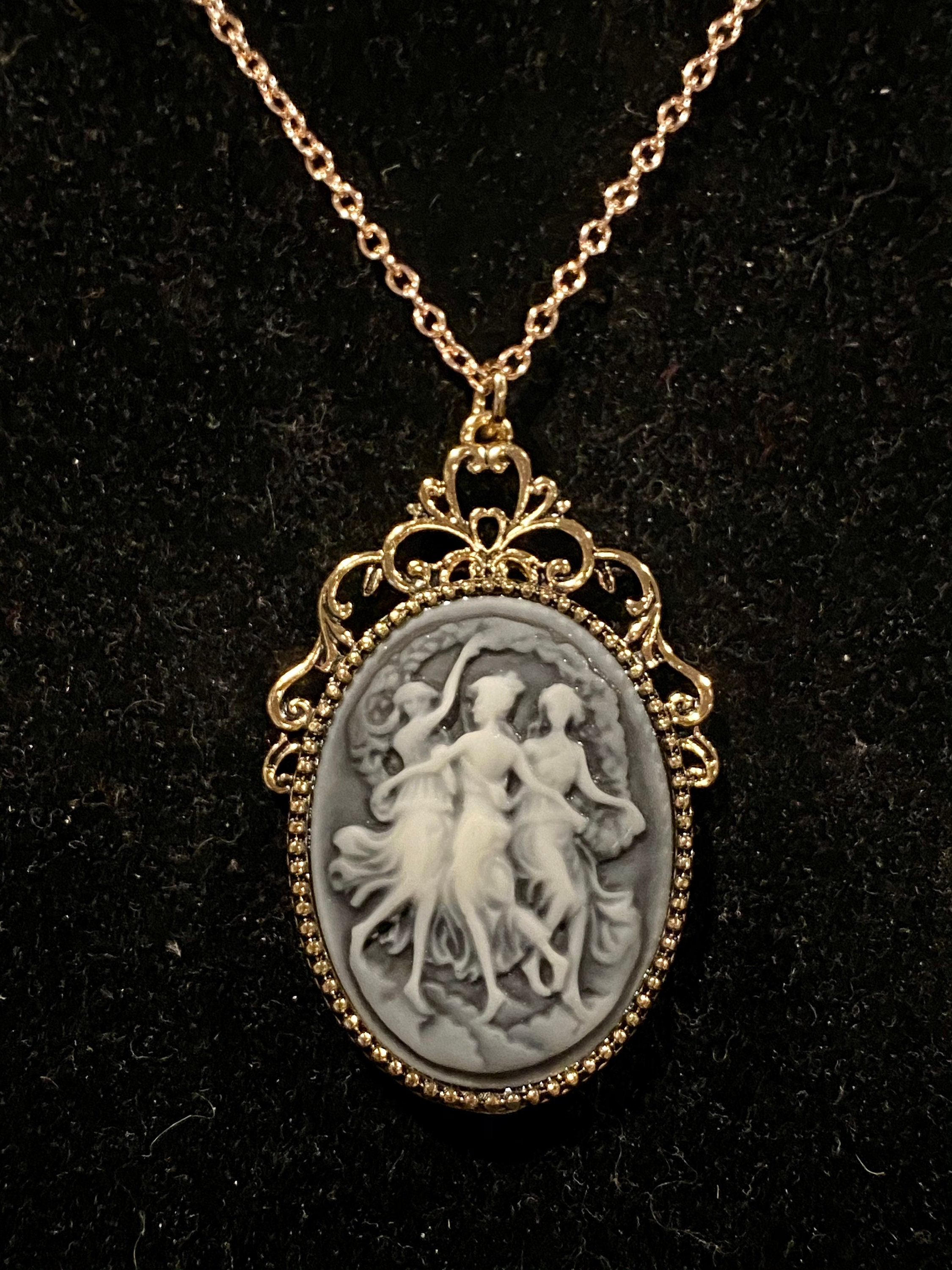 ネックレス・ペンダント Brass Plate Med Cameo Necklace Moissanite pendant with 18K gold plated necklace 1 CTW