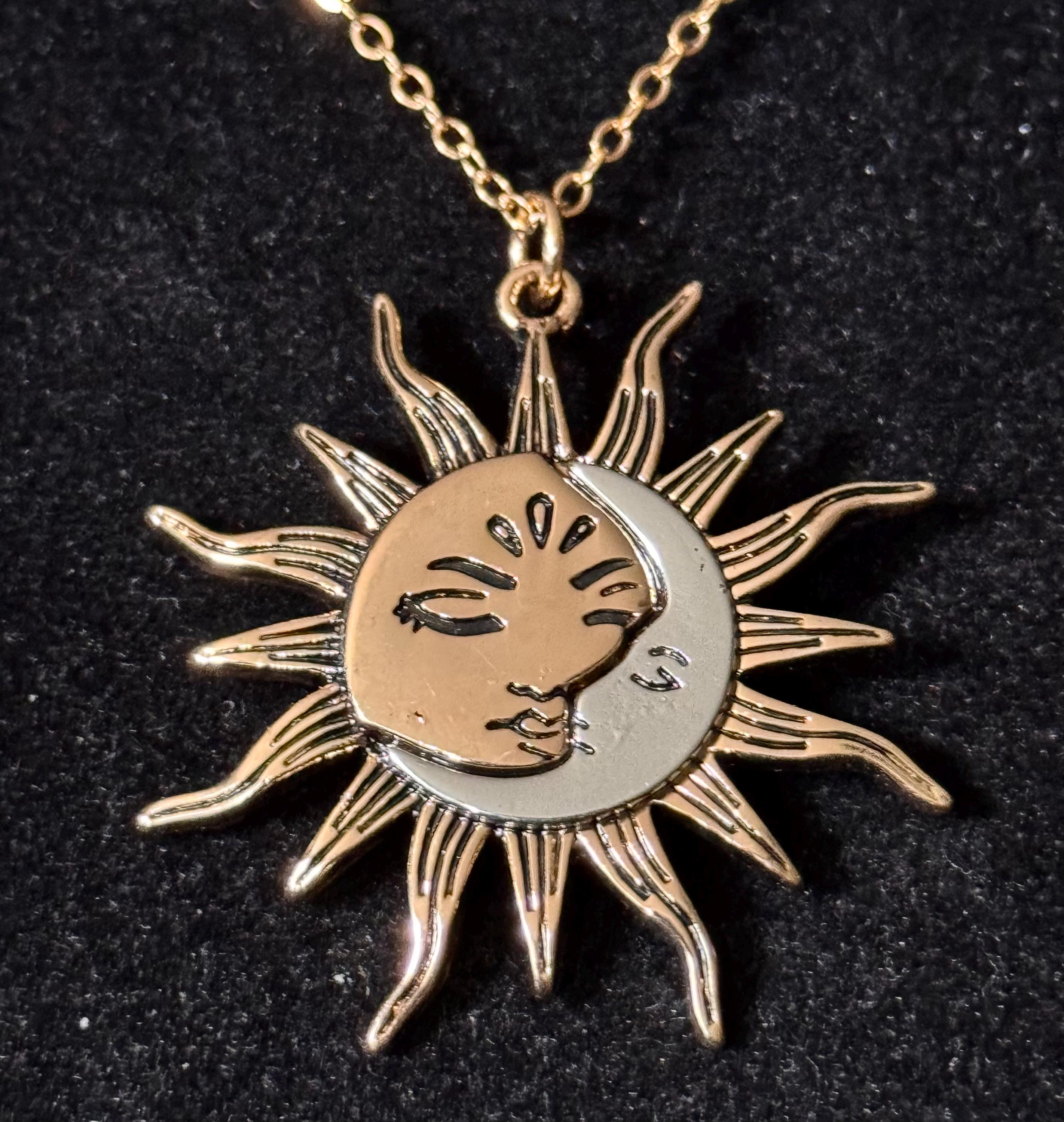 ヴィンテージの太陽ネックレス - Etsy 日本
