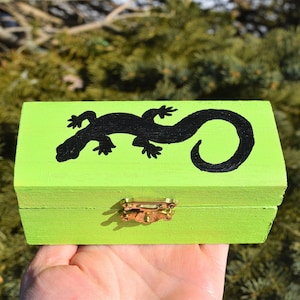 Green Gecko Keepsake Box. Mini Box, Mini Gecko Box, Keep Sake Box, Painted Box, Magical Boxes, Magic Box, Spring Shopping
