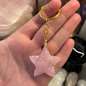 ROSE QUARTZ Star Key Chain, Crystal Key Chain, Quartz Keyring, Crystal Keychain Gift, Crystal Decor, Crystal Healing, Crystal Collection