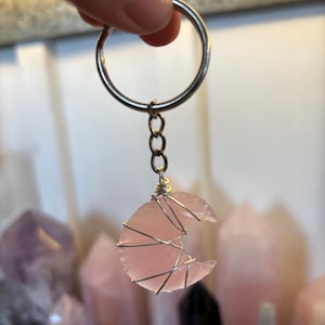 ROSE QUARTZ Moon Key Chain, Crystal Key Chain, Quartz Keyring, Crystal Keychain Gift, Crystal Decor, Crystal Healing, Crystal Collection