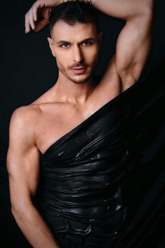 Anthony Guerrieri | Pose 1