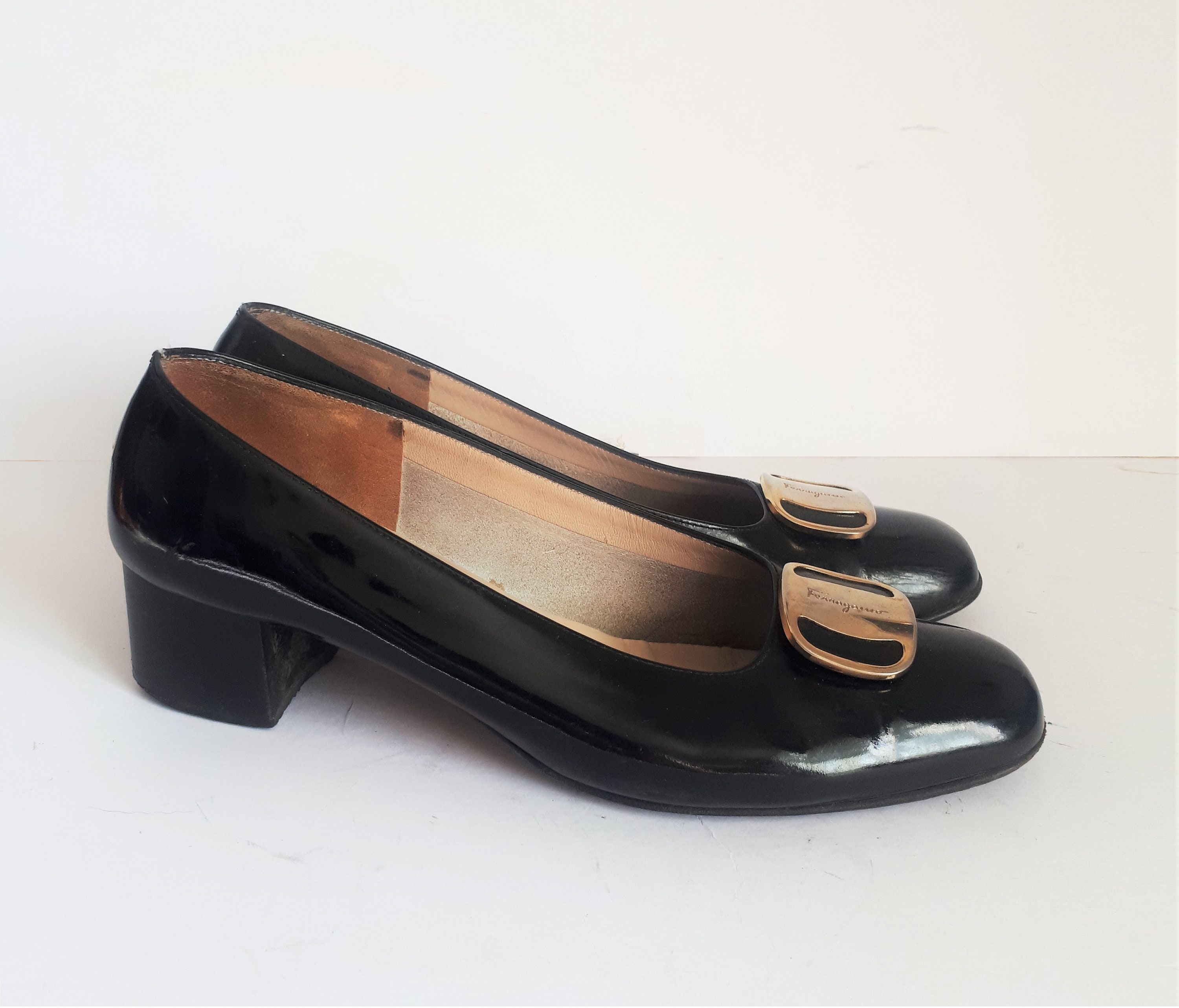 salvatore ferragamo vara heels