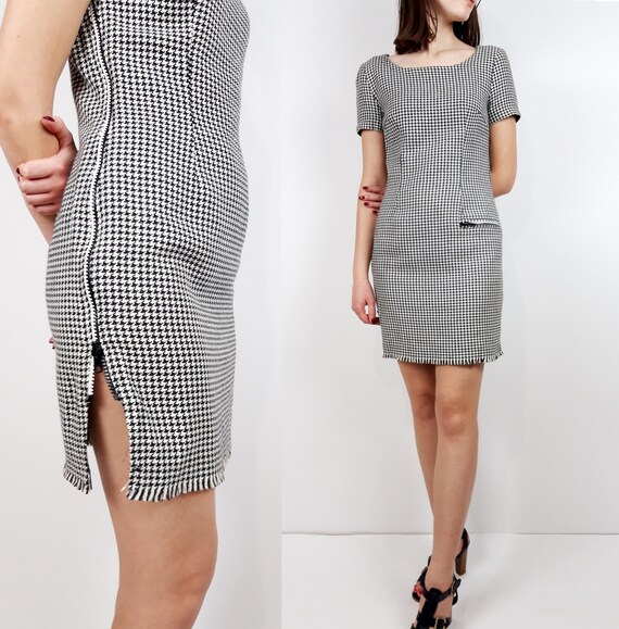 VERSACE vintage 90s white & black Houndstooth dog