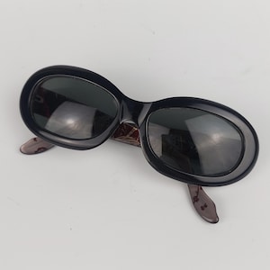 Vivienne Westwood VW 104 black round sunglasses