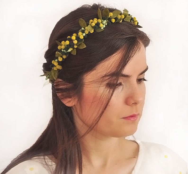 Green bridal crown.head wreath. Wedding flower crown Hair