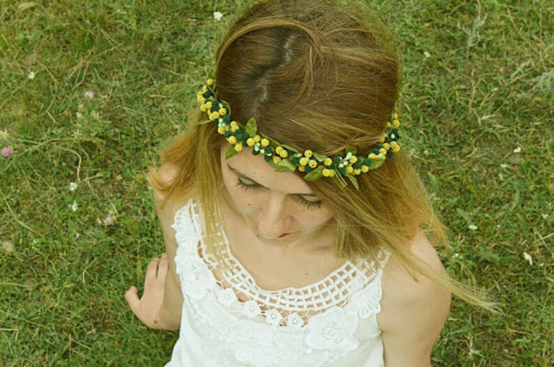 Green bridal crown.head wreath. Wedding flower crown Hair