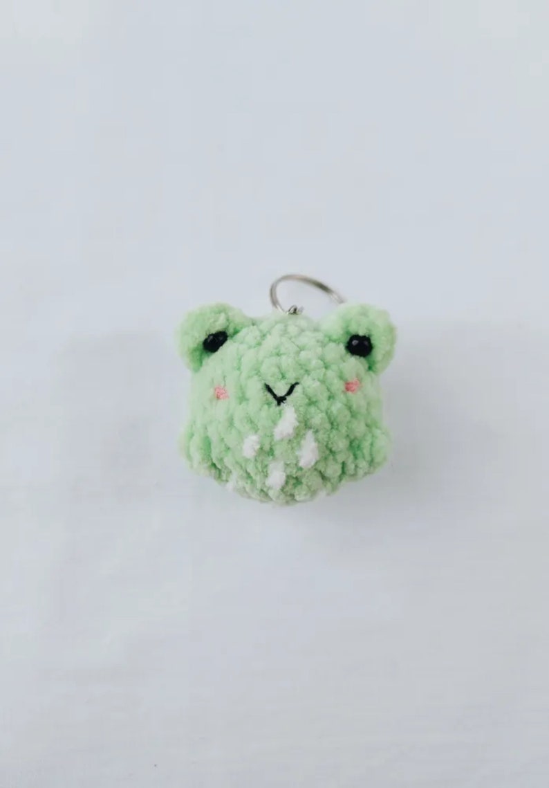 Kawaii Plush Keychain Frog, Frog Stuffed Animal, Miniature Crochet