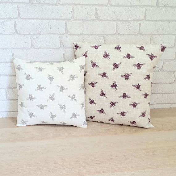Bumblebee Cushion~Honey Bee Pillow~Bee Print Cushion~Wildlife Pillow~Throw Pillow for the Home~Living Room Decoration~Sofa Cushion~Bee Lover