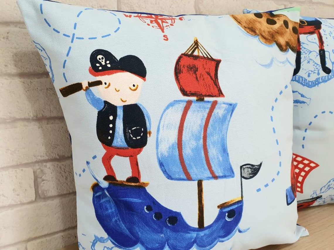 LARGE SQUARE CUSHION PIRATE PUNK main image 0