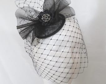 Black Vintage Fascinator Merry Widow Veil and Crinoline Bow Pentagram Spooky Witchy Look Halloween Gothic Goth Victorian Wedding Hat