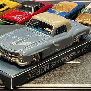 VOITURE MINIATURE 1/43 Ambulance Mercedes Jet-car Norev Vintage