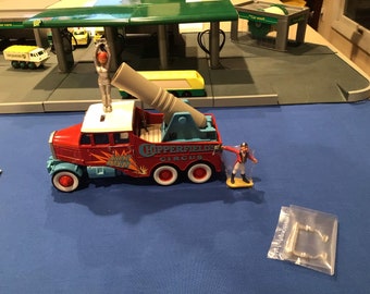 Camion Citerne Renault Pinder - Modèle CORGI, Avec Accessoires à Monter, Occasion