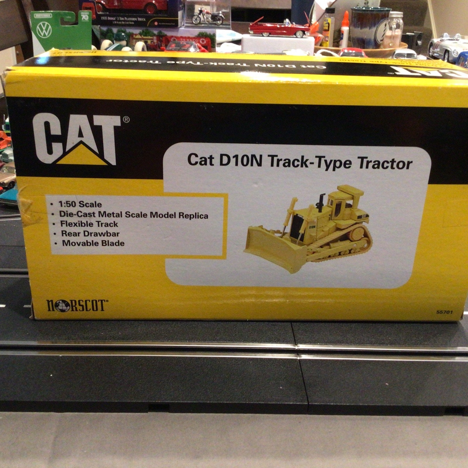 Norscot ERTL Diecast 1/50 Scale CAT D10N Track Type Tractor