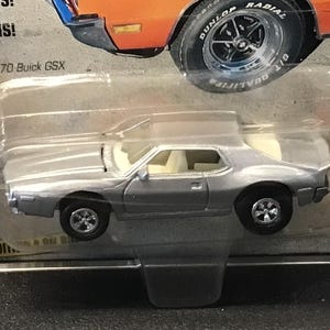 Johnny Lightning Muscle Cars 1972 AMC Javelin Silver Diecast 1:64