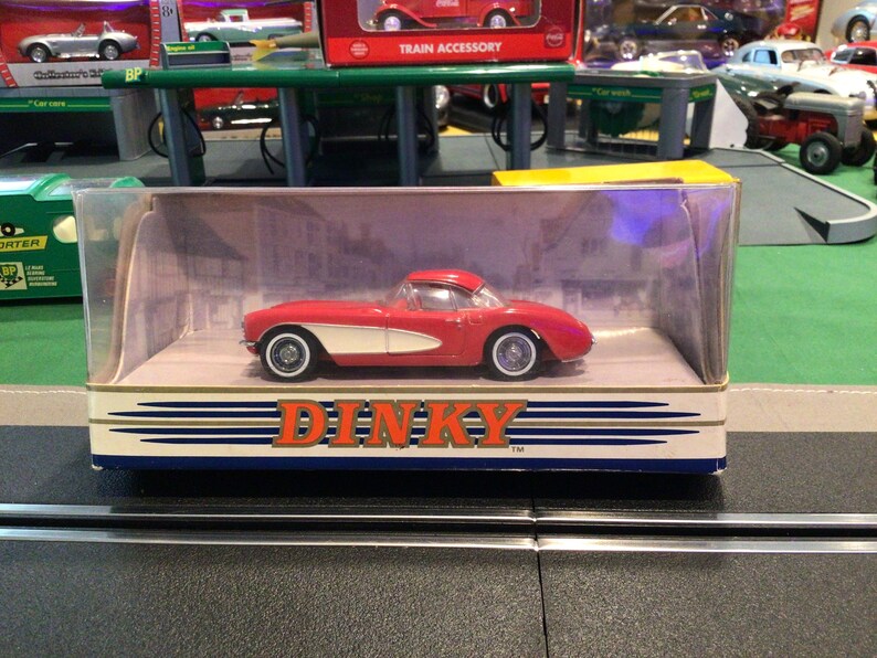 Modèle Réduit Chevrolet Corvette 1956 - Matchbox Dinky DY-23 - Échelle 1/43 - Occasion