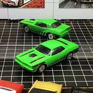 Maisto Plymouth Hemi Cuda Neon Green Color DieCast 1/64 Scale Muscle Car