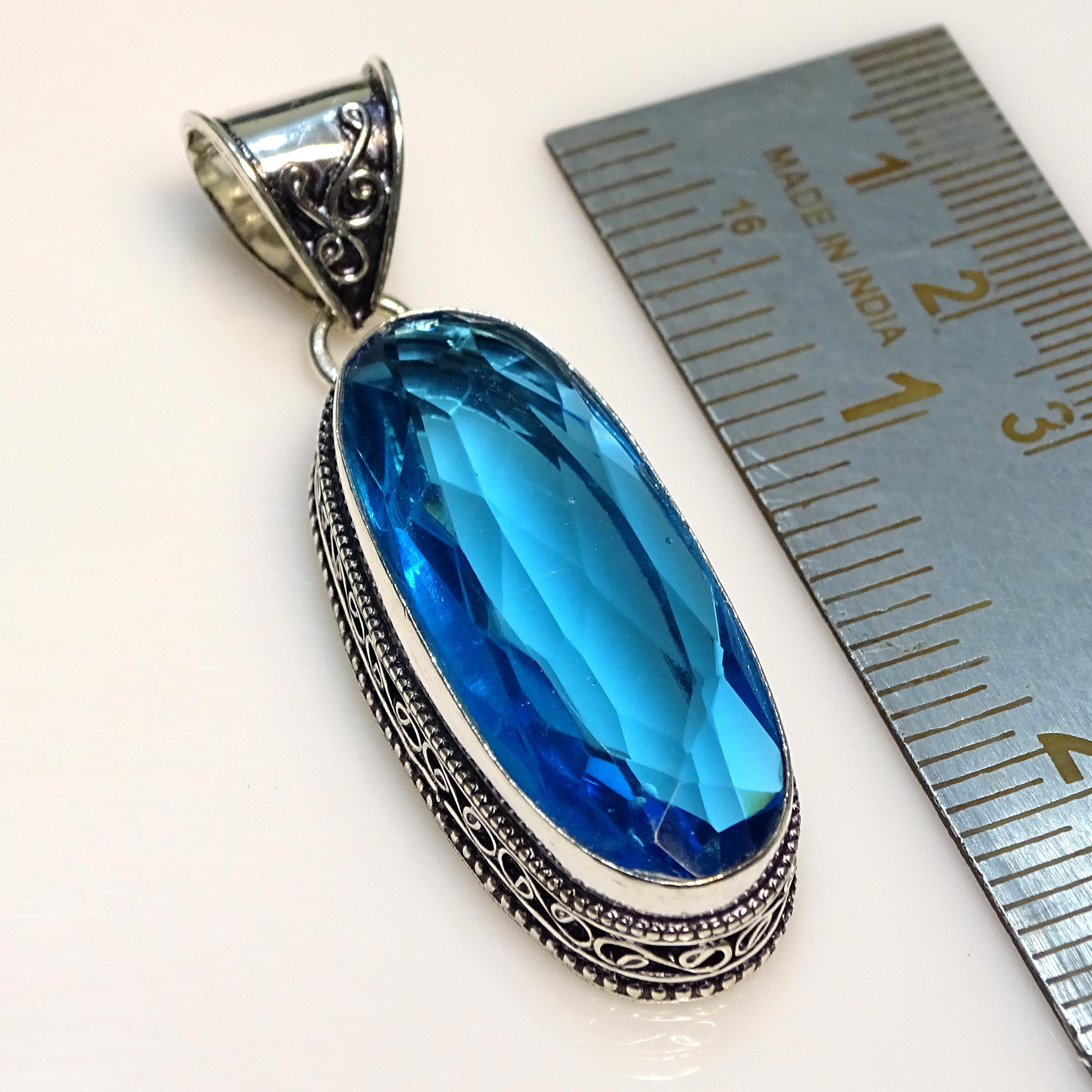 Pendentif En Quartz Solaire Bleu Fait Main - Cabochon 40 Cts - Plaqué Argent - Bijou Vintage