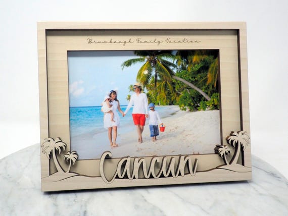 Ken Done ケンドーン Hot Day Beach 版画 木製フレーム額装 Personalized Cancun Photo Frame | Mexico Vacation Picture Frame