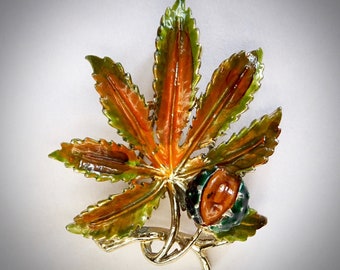 Vintage EXQUISITE Horse Chestnut Brooch, Enamel on Goldtone