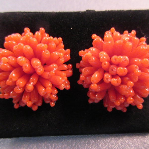 1 Pair Red Coral Flower Cluster Stud Earrings