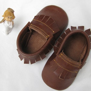 Baby moccasins.Brown genuine leather baby moccasins.Infant moccasins.Newborn.Genuine baby. 3 to 36 moccasins.Leather moccasins.