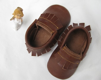 Baby moccasins.Brown genuine leather baby moccasins.Infant moccasins.Newborn.Genuine baby. 3 to 36 moccasins.Leather moccasins.