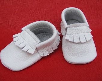 White Baby Moccasins. Kids moccasins.  Leather baby moccasins. Infant moccasins.Baby Girl Moccasins.Baby Boy Moccasins.Baptism shoes.Newborn