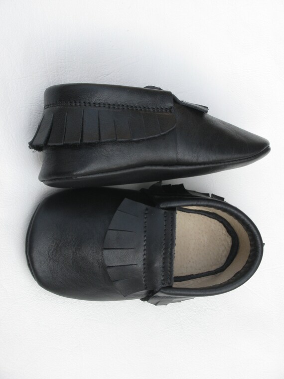 Black Baby Moccasins. Leather Baby Shoes. Kids moccasins.  Leather baby moccasins. Infant moccasins.