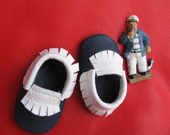 White and blue baby shoes.White Baby Moccasins.Navy Baby moccasins. Kids moccasins. Infant moccasins.Baby Girl Moccasins.Baby Boy Moccasins.