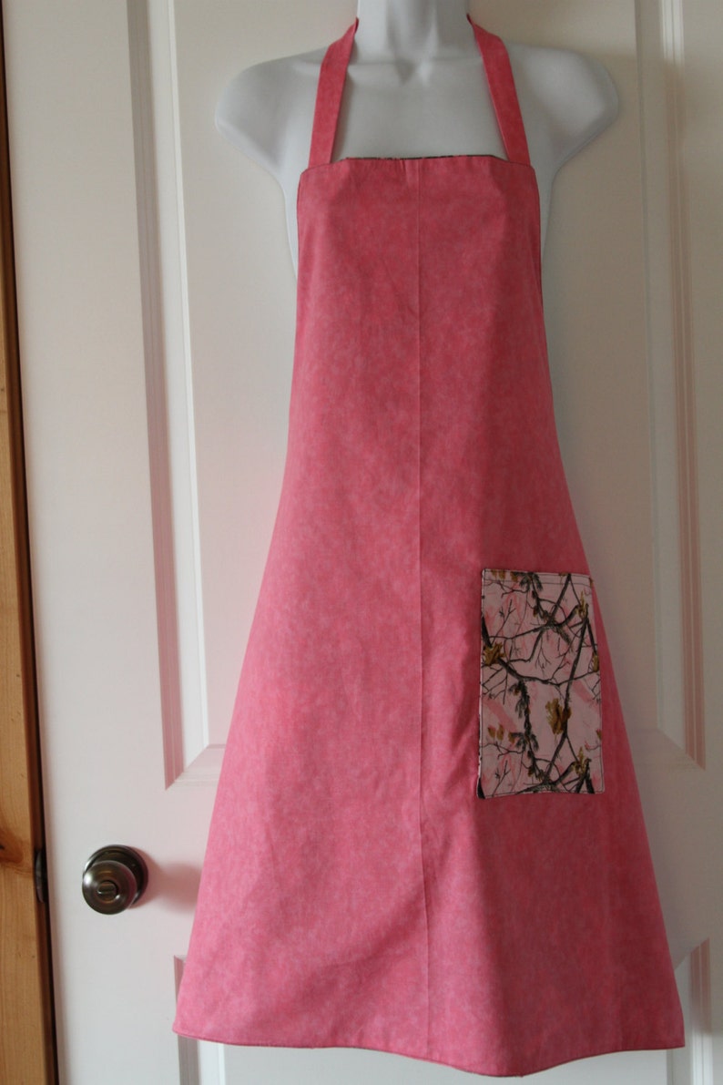 BBQ apron Reversable Pink Camo Apron Cobbler