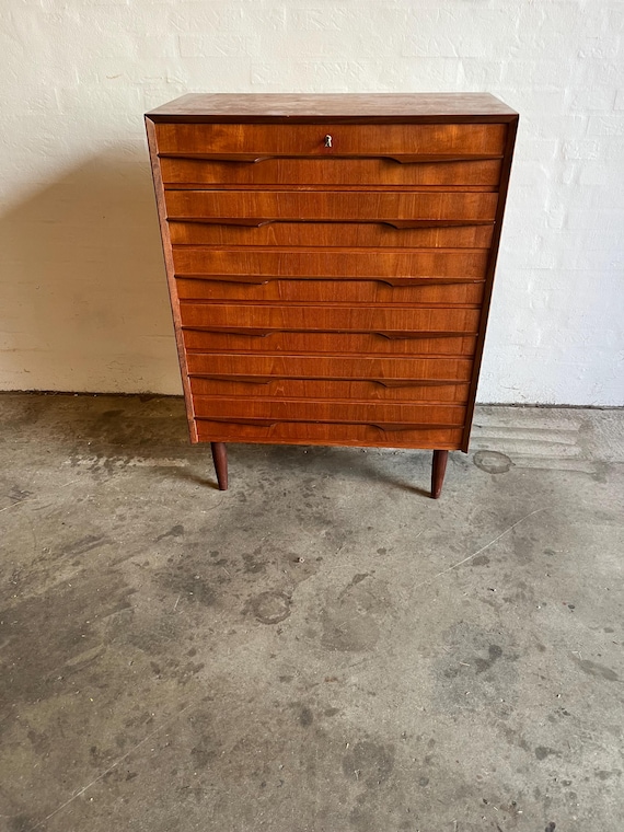 Mid-Century danish teak dresser 6 drawers