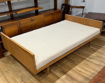 Mid-Century Day bed Hans Jørgen wegner bed, 1960&#39;s