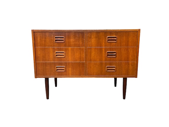 Mid-Century Teak dresser/sideboard with 6 drawers Niels J Thorsø