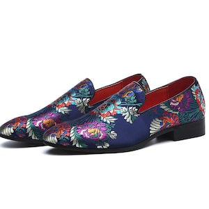 Handmade Luxury Men&#39;s Embroidered Silk Flower Loafers Slip-ons.