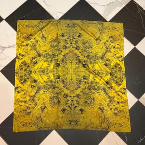 Handmade 100% silk mulberry designed by &quot;Bruce Mishell&quot; Gold/green shade 35&quot; x 35&quot; inches