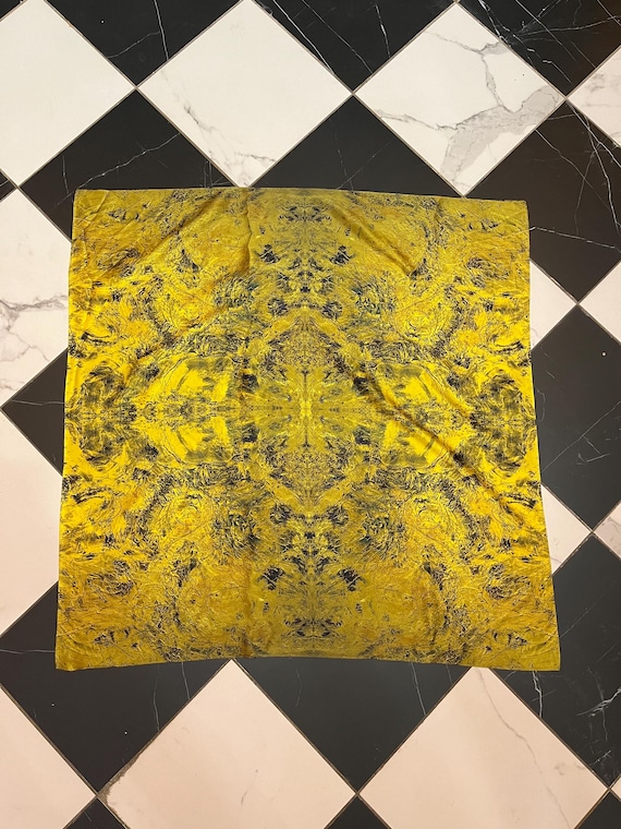 Handmade 100% silk mulberry designed by "Bruce Mishell" Gold/green shade 35" x 35" inches