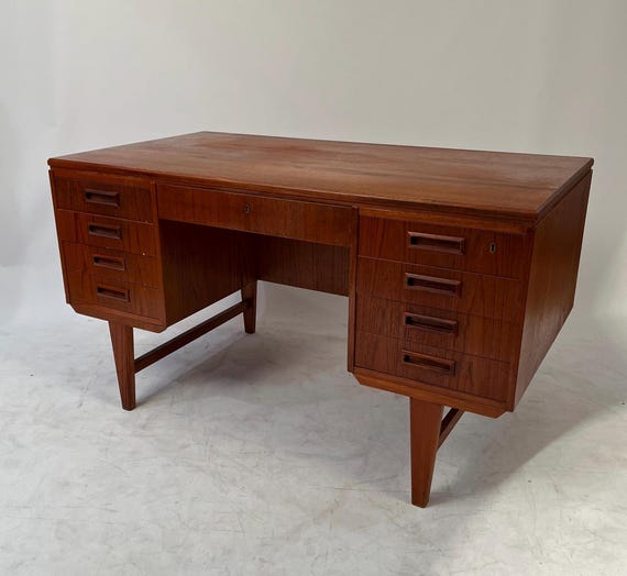 Vintage Danish Modern Teak Desk with (6) drawers