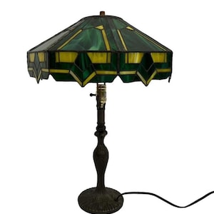 Art deco Tiffany-style glass and bronze table lamp
