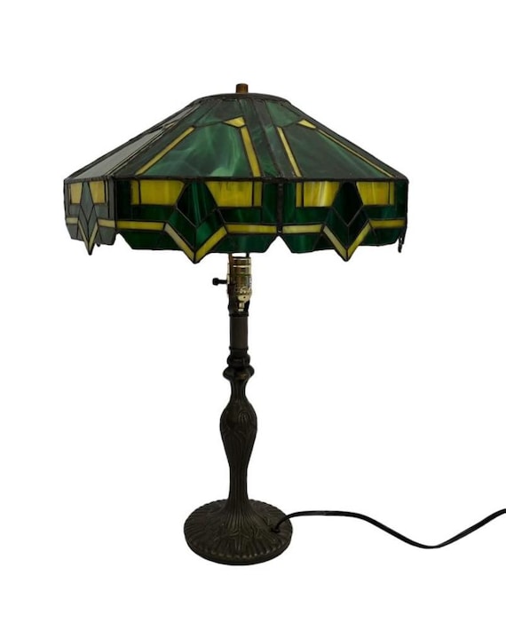Art deco Tiffany-style glass and bronze table lamp